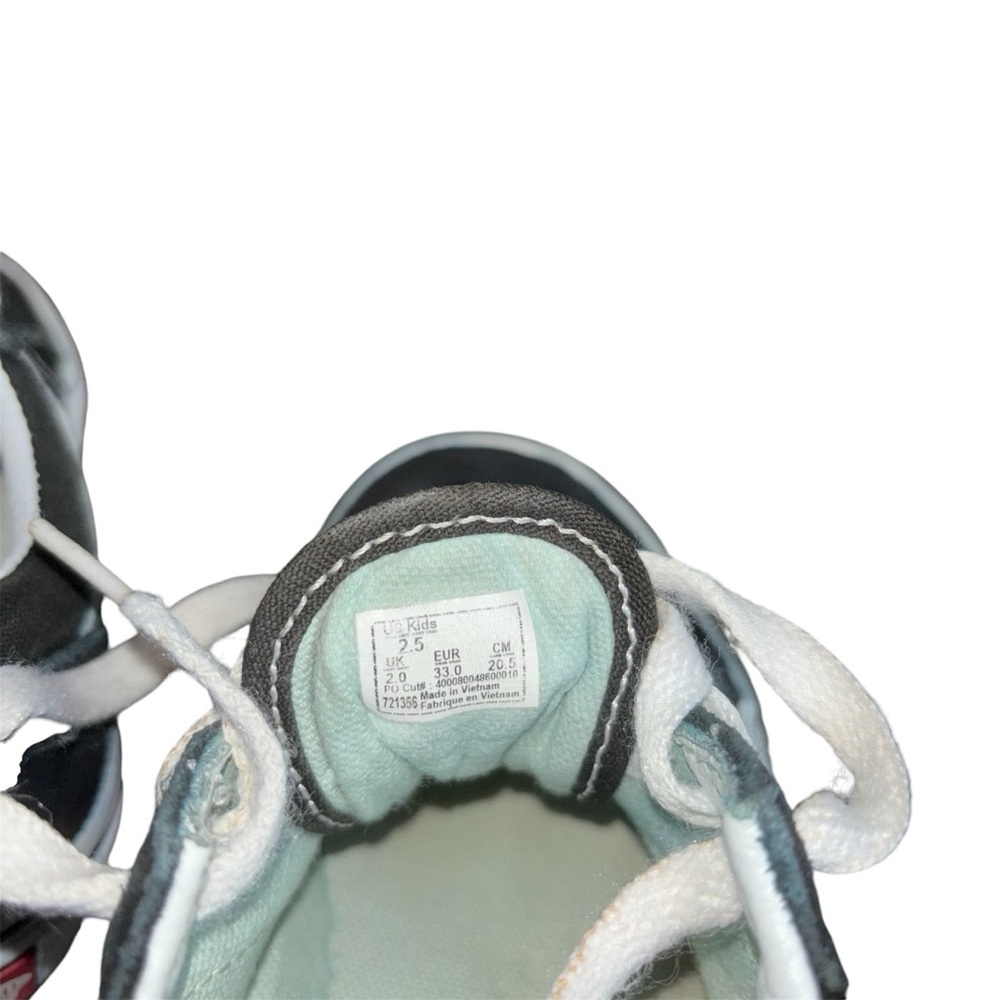 Kids Black Old Skool Vans, size 2.5 - Picture 4 of 4